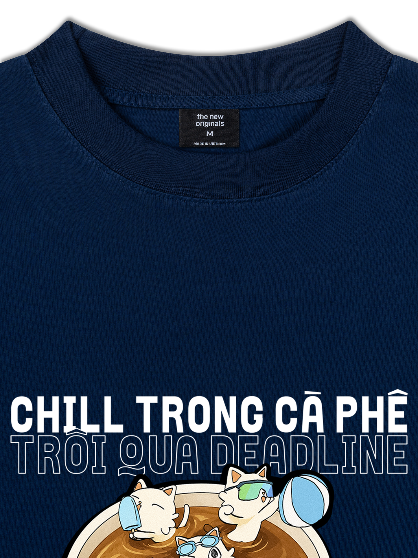 Áo Thun Relaxed Fit Hội Mèo Chill trong Cà Phê