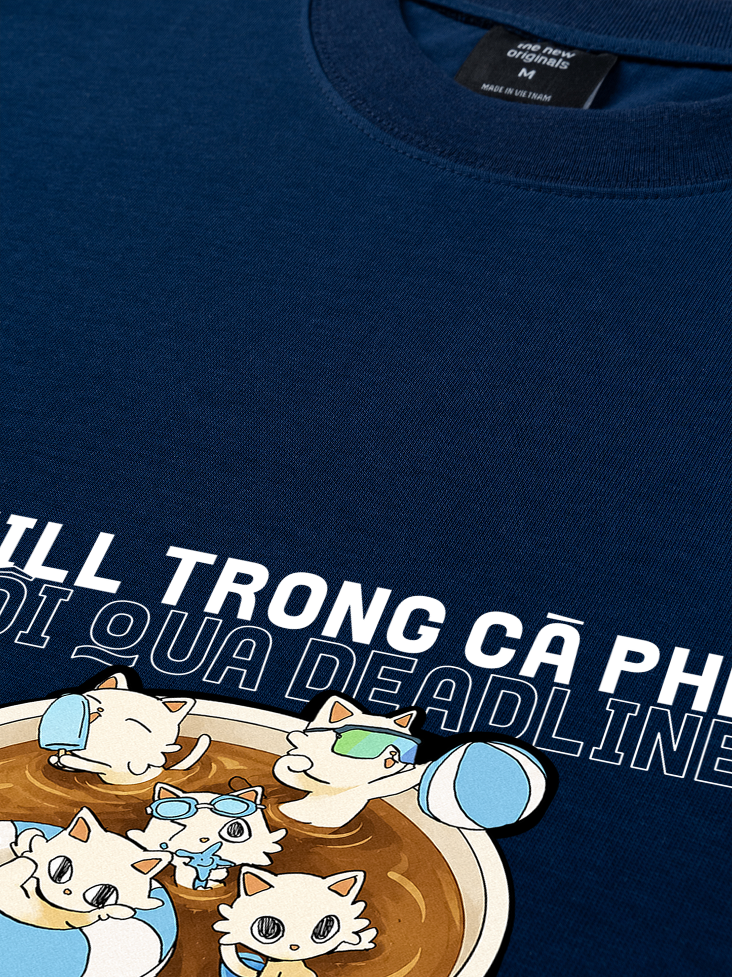 Áo Thun Relaxed Fit Hội Mèo Chill trong Cà Phê