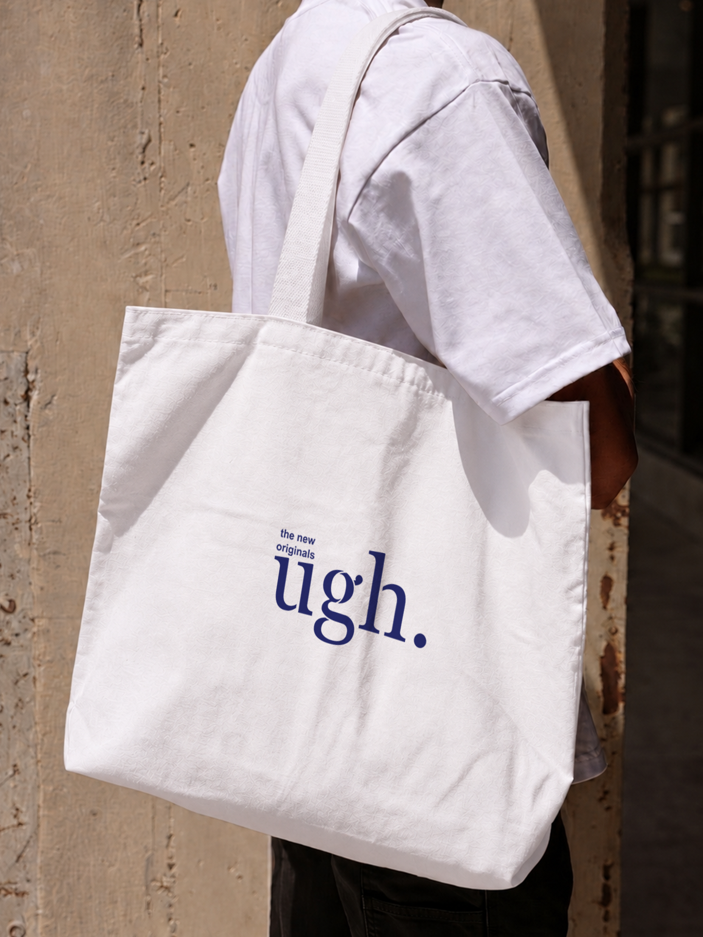 Túi Tote Ugh