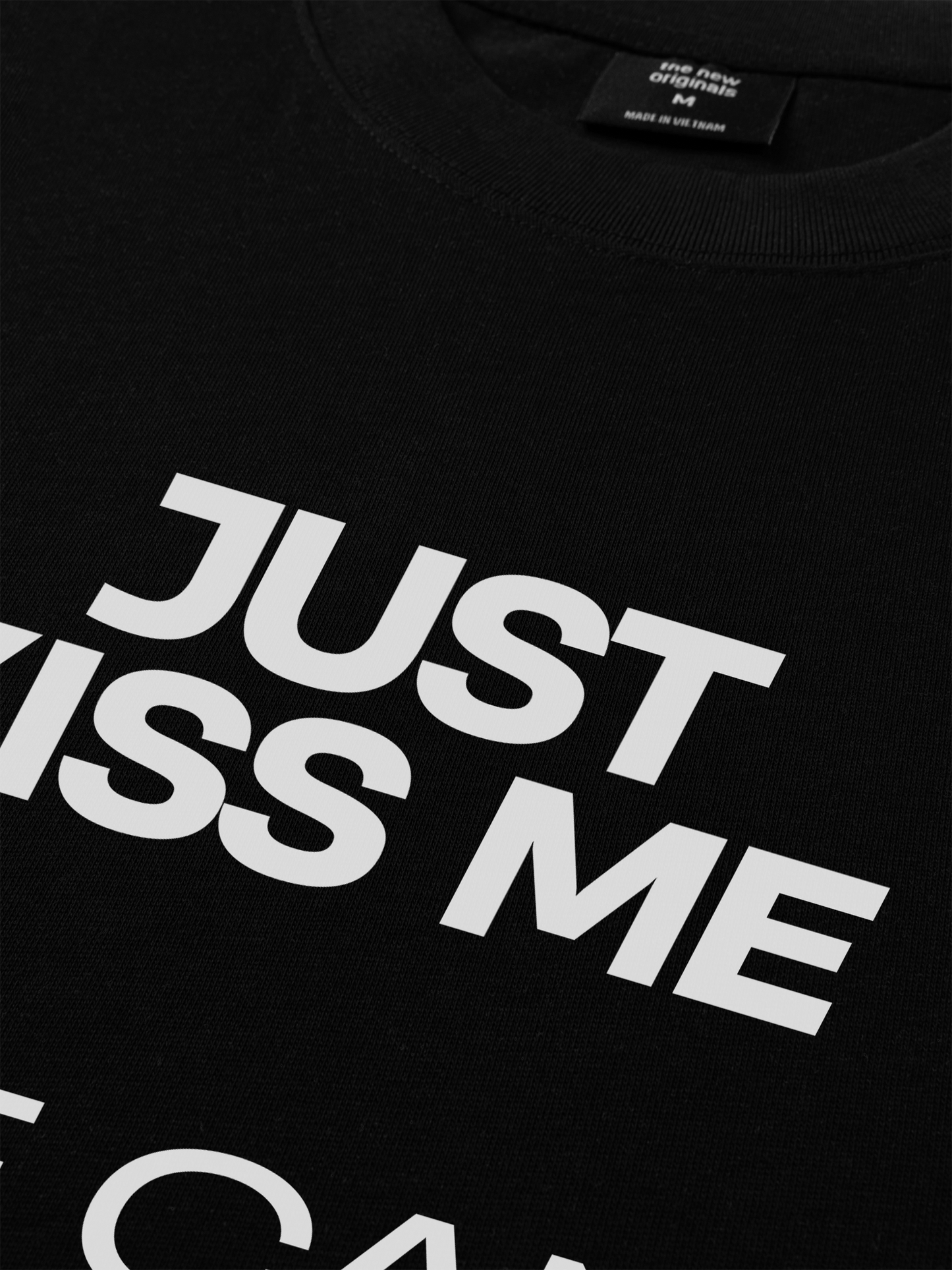 Áo Thun Relaxed Fit Life Vibe Just Kiss Me