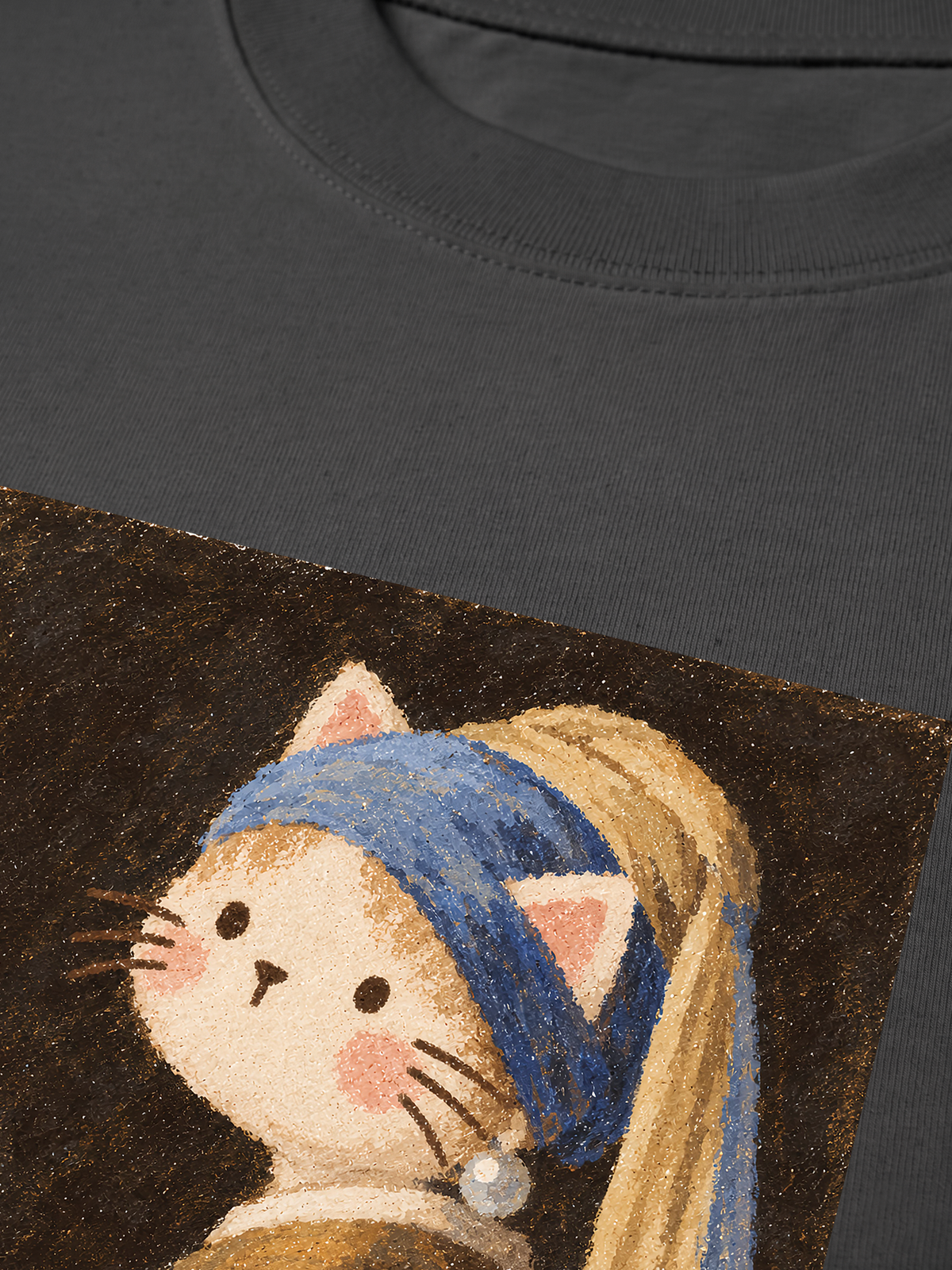 Áo Thun Relaxed Fit Cat with a Pearl Earring