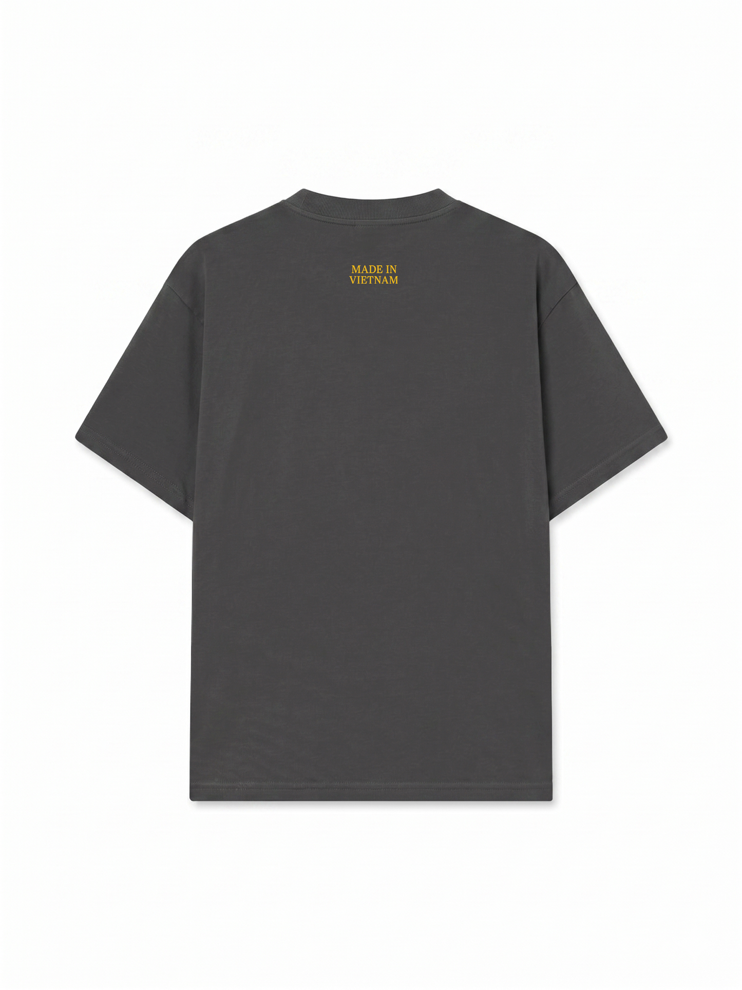 Áo Thun Relaxed Fit Tem Máu Đỏ Da Vàng