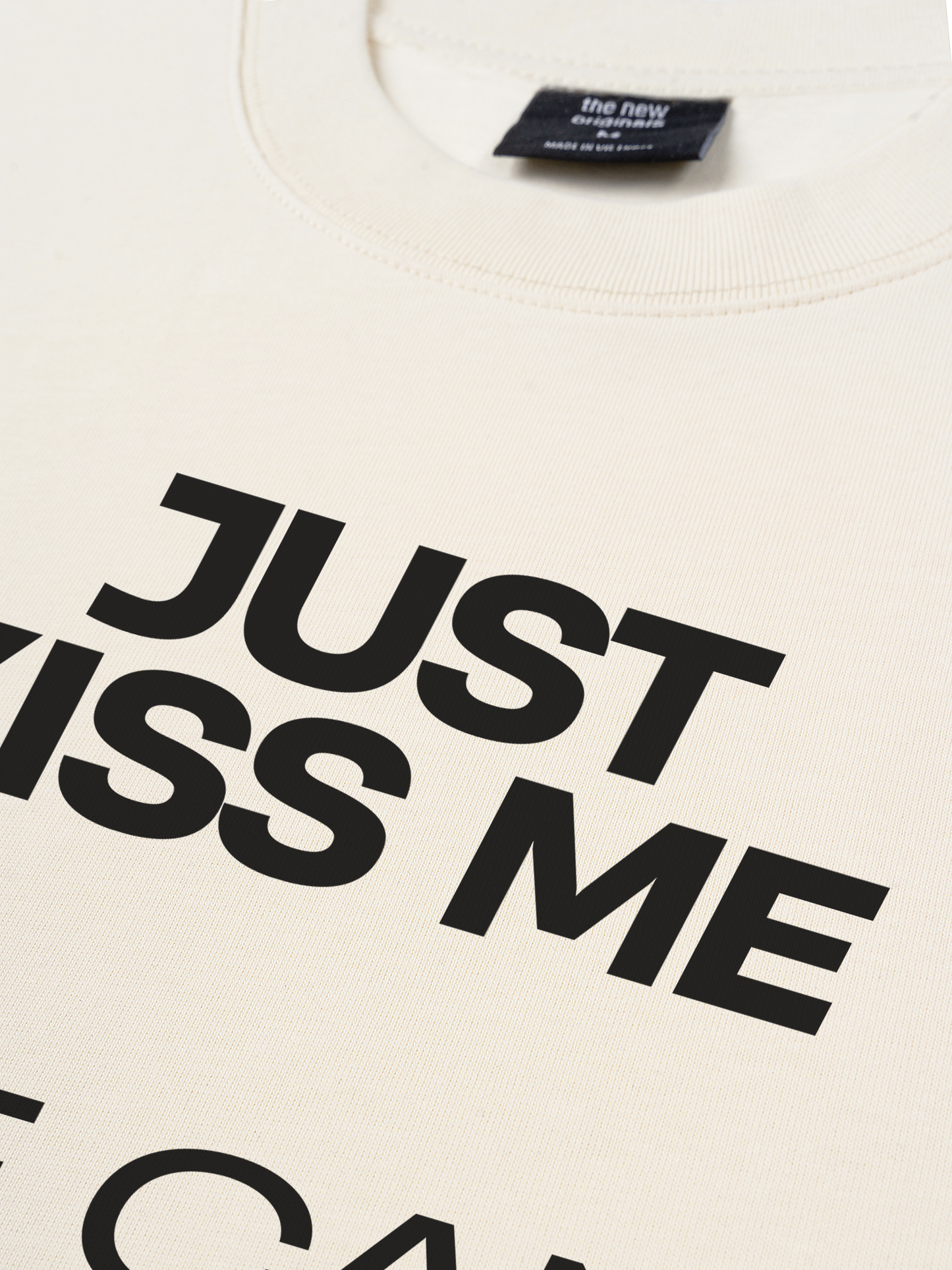 Áo Thun Relaxed Fit Life Vibe Just Kiss Me