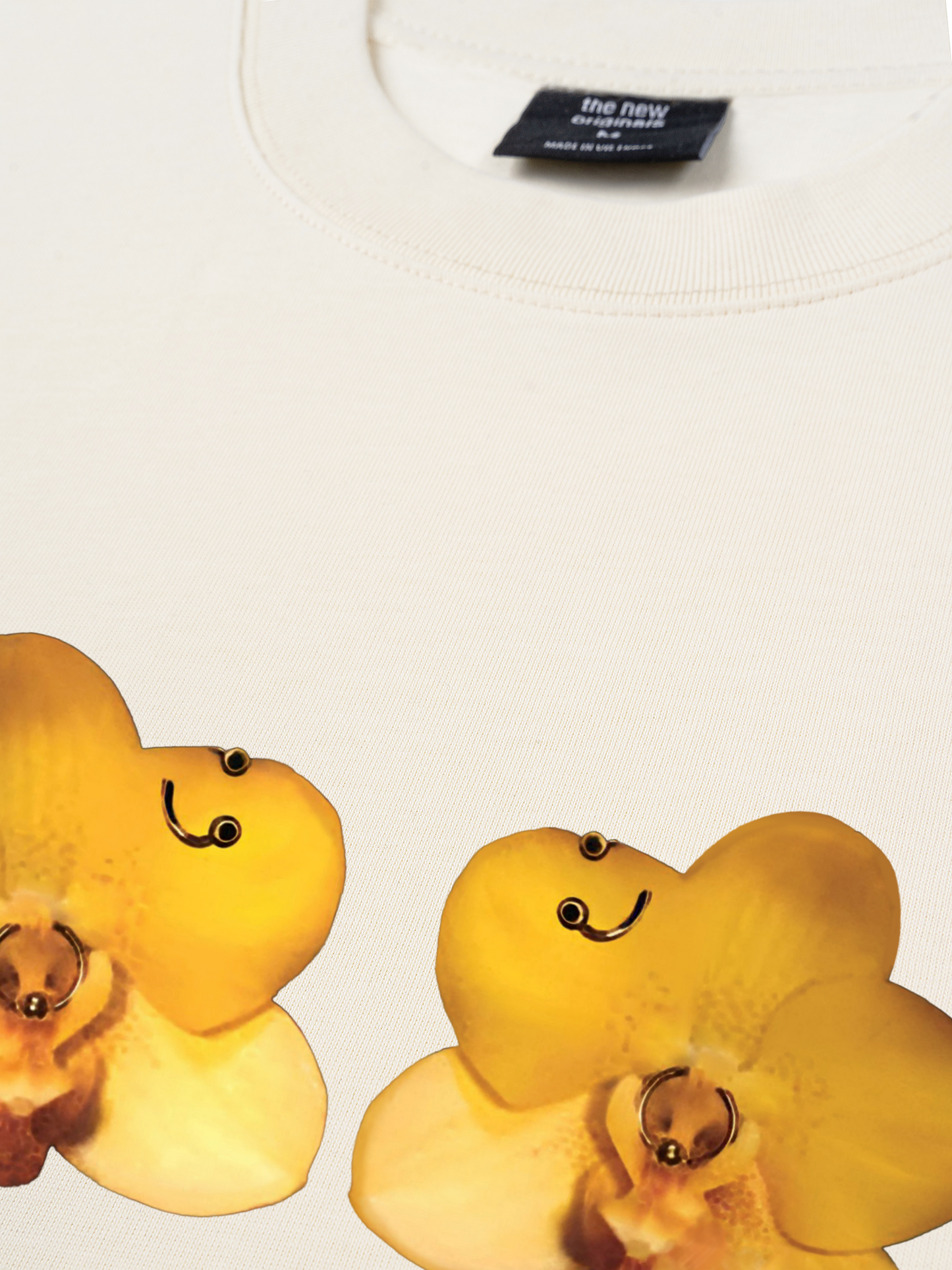 Áo Thun Relaxed Fit Flower Piercing Art