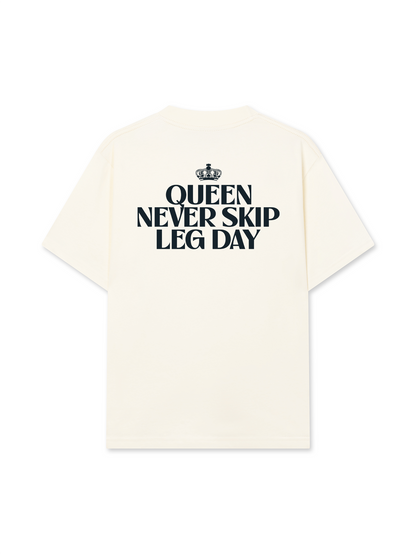 Áo Thun Relaxed Fit Queen Never Skip Leg Day