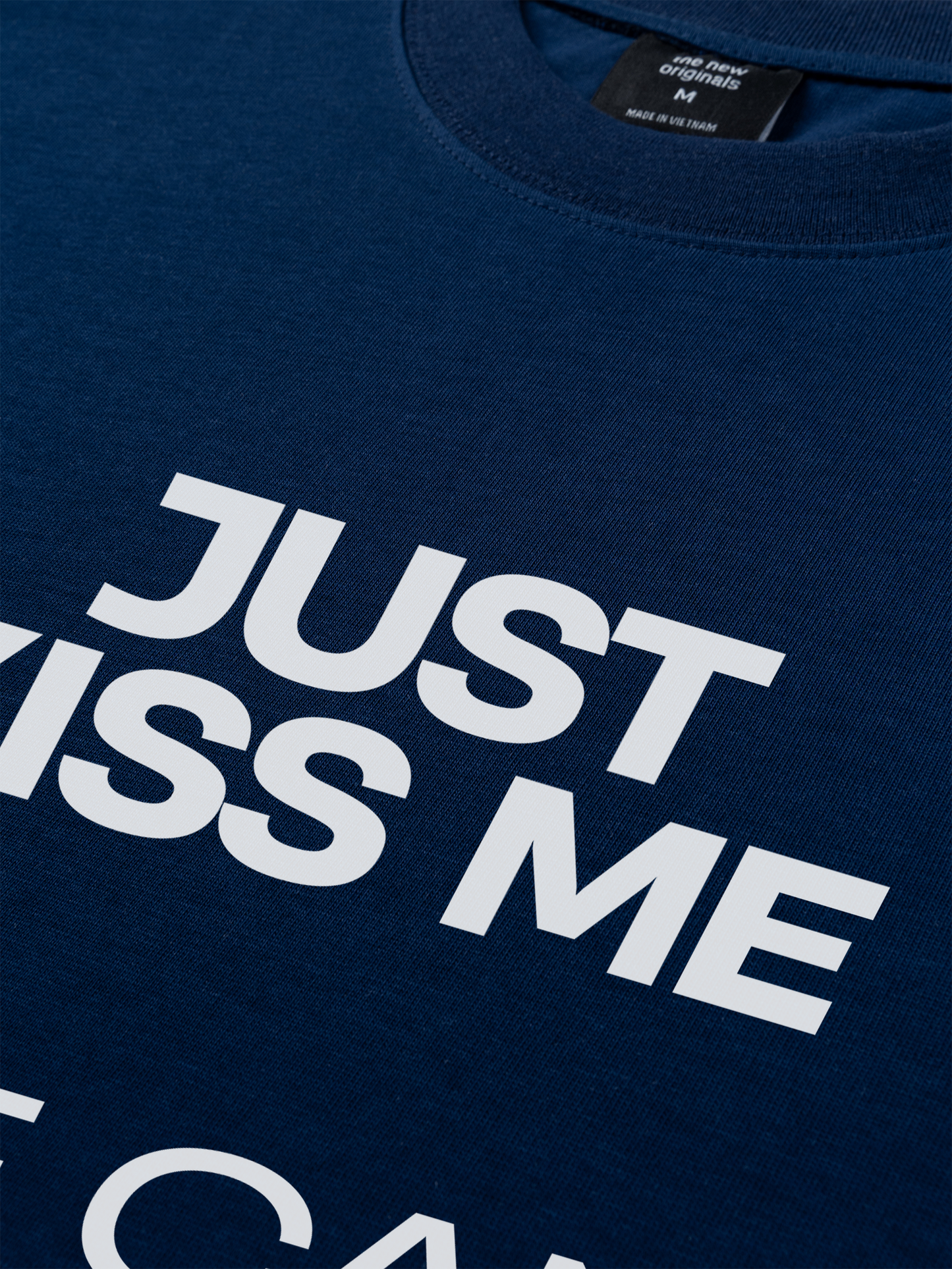 Áo Thun Relaxed Fit Life Vibe Just Kiss Me