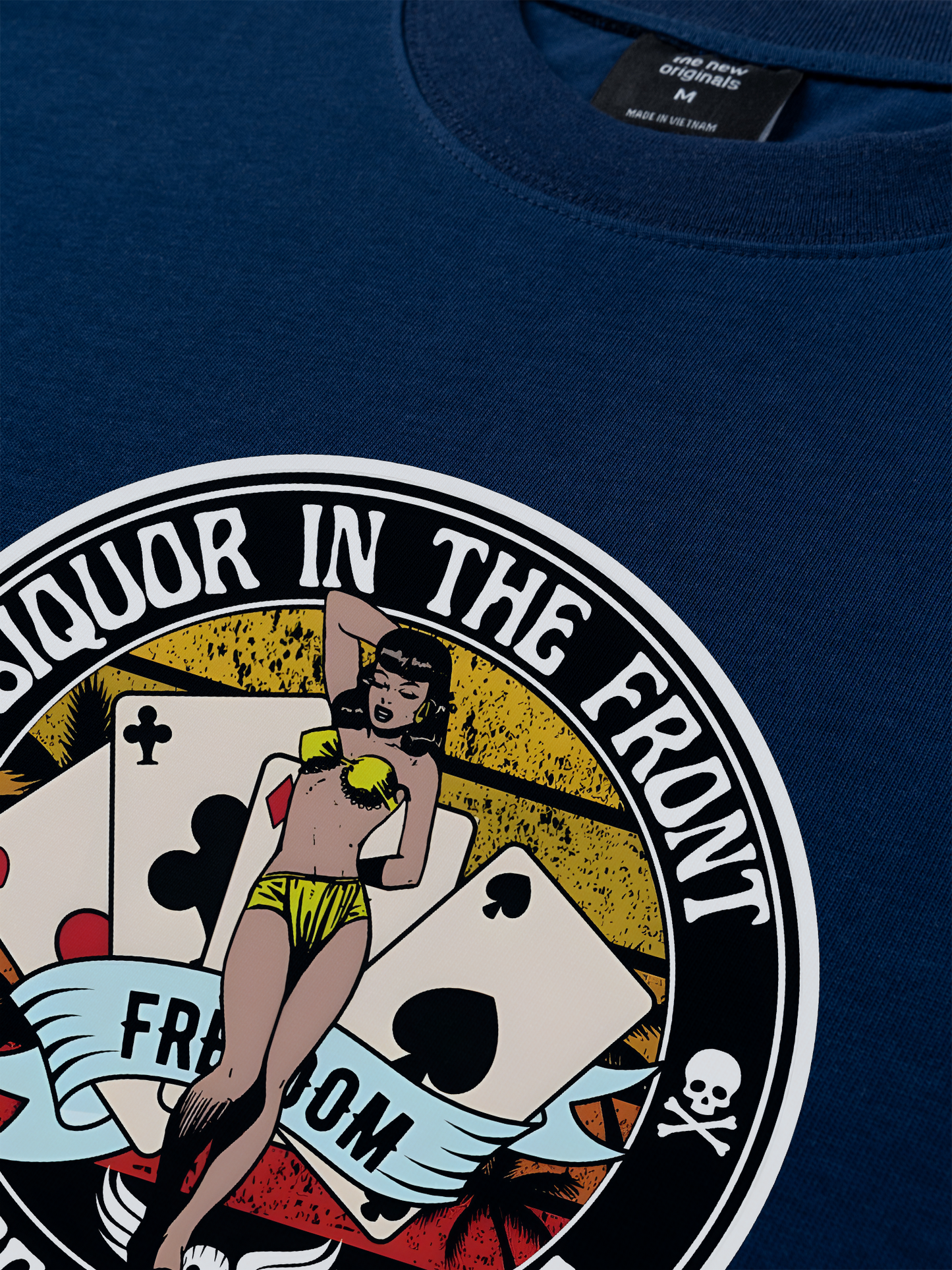 Áo Thun Relaxed Fit Lucky Liquor In The Front