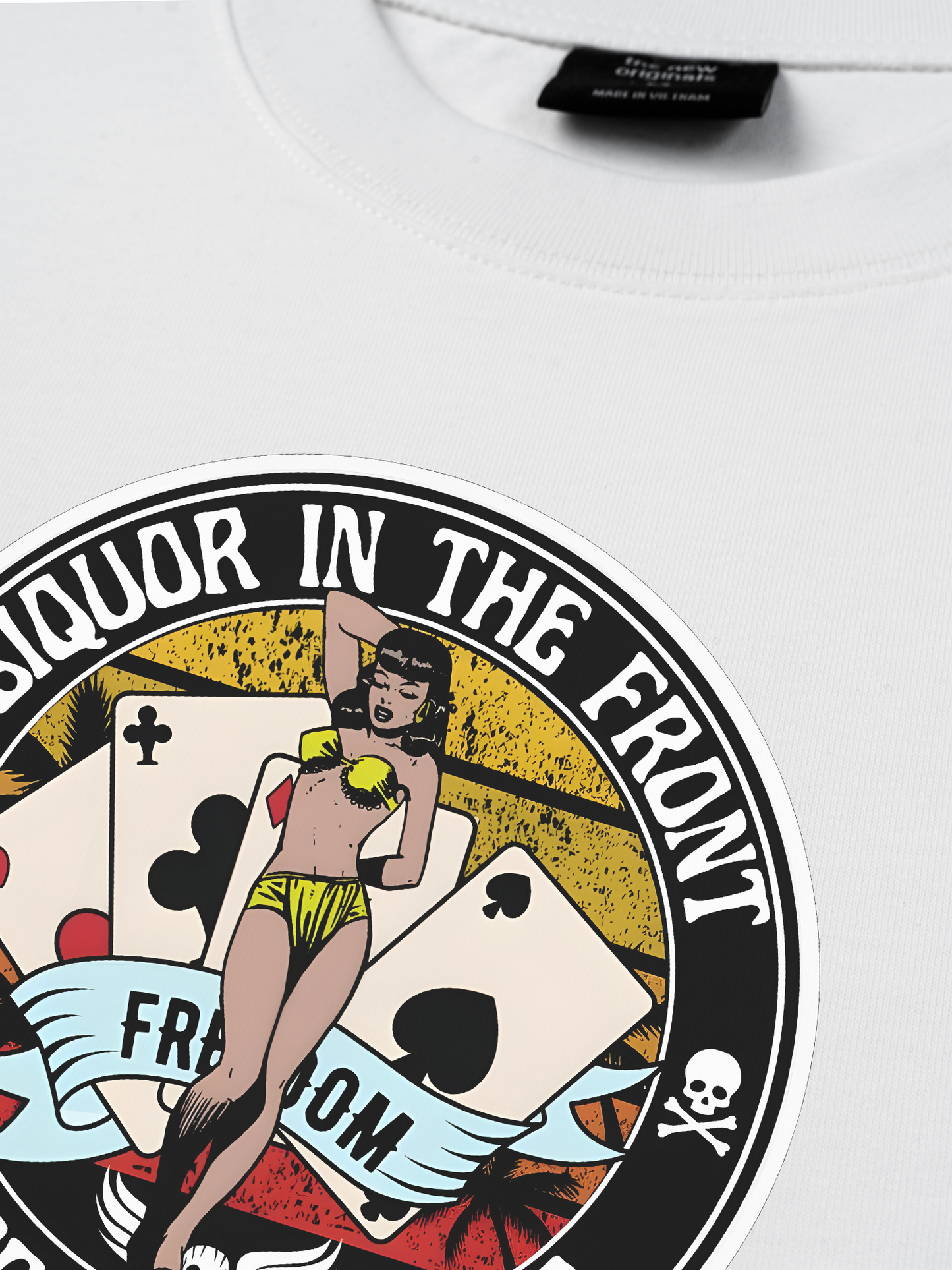 Áo Thun Relaxed Fit Lucky Liquor In The Front