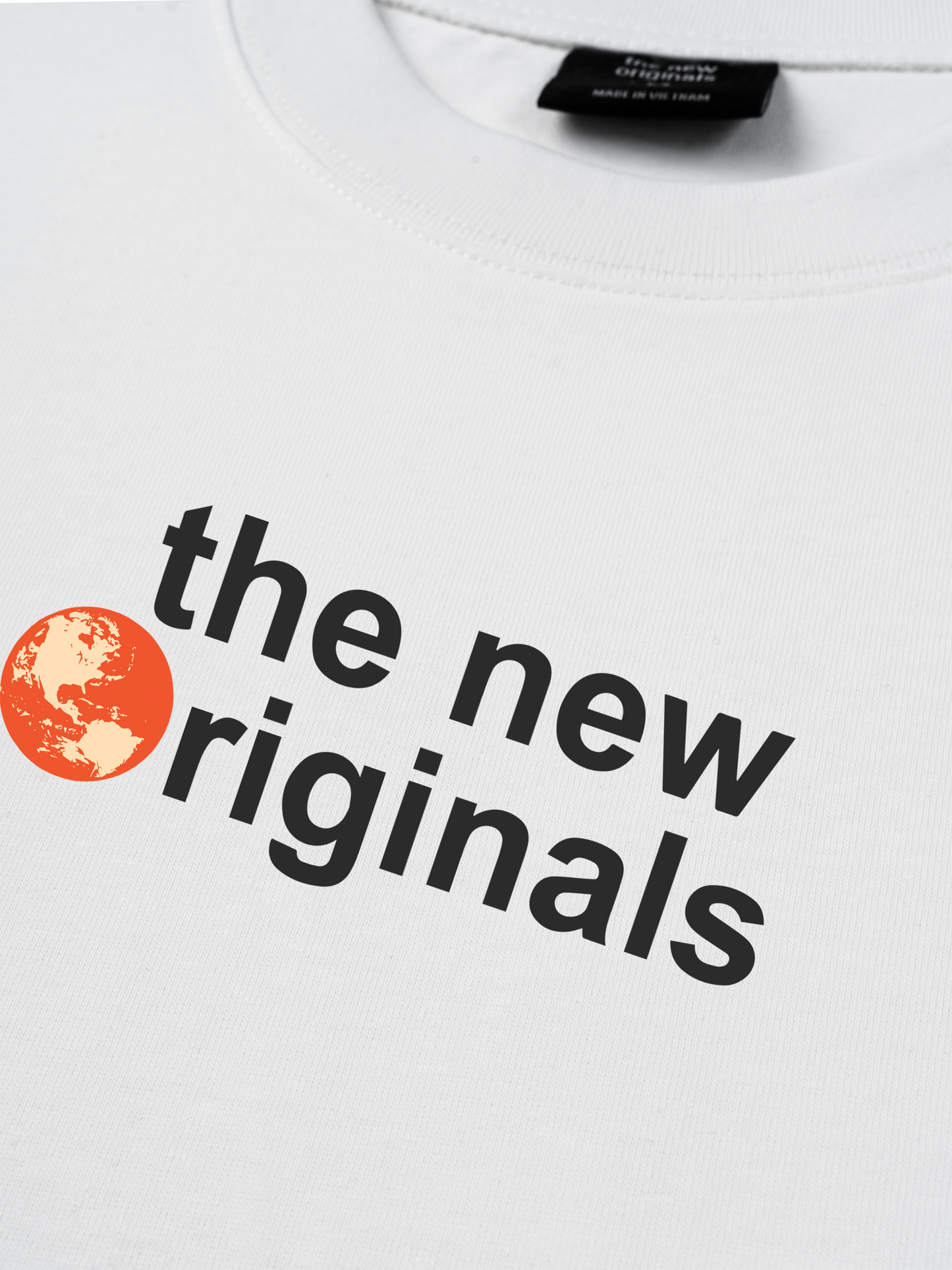 Áo Thun Relaxed Fit Be Bold View The World Through