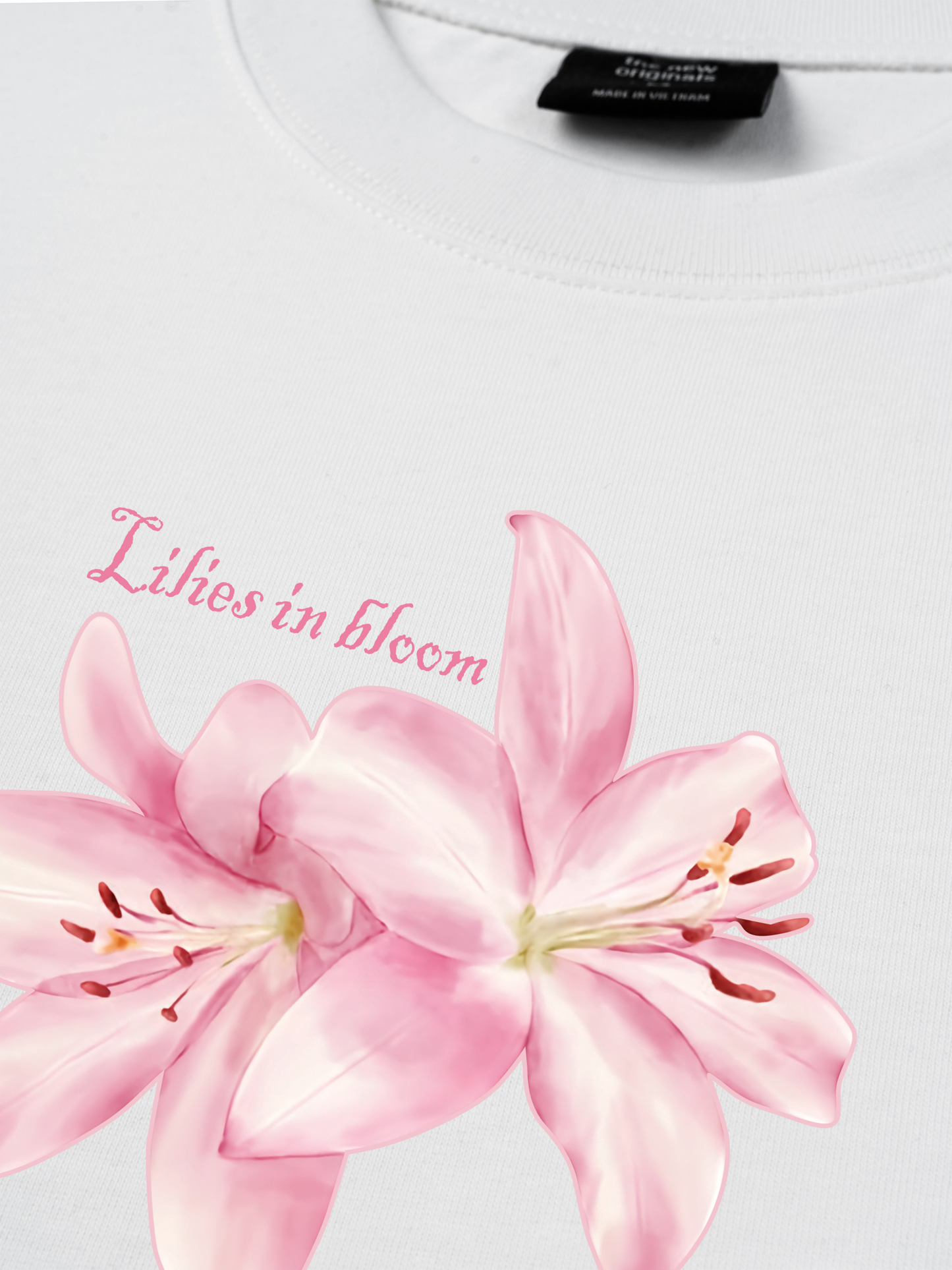 Áo Thun Relaxed Fit Lilies in Bloom