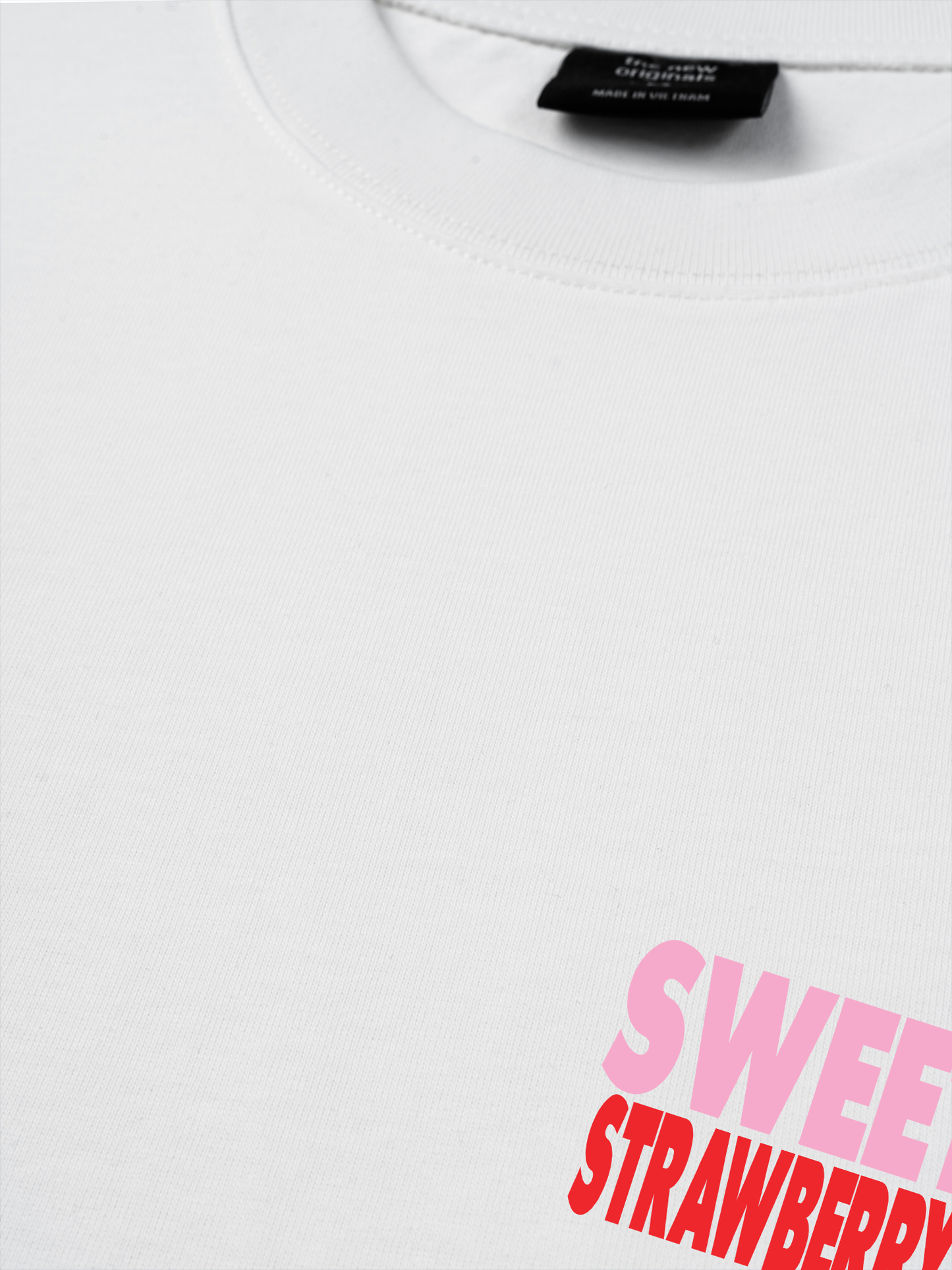 Áo Thun Relaxed Fit Summer Vibes Strawberry